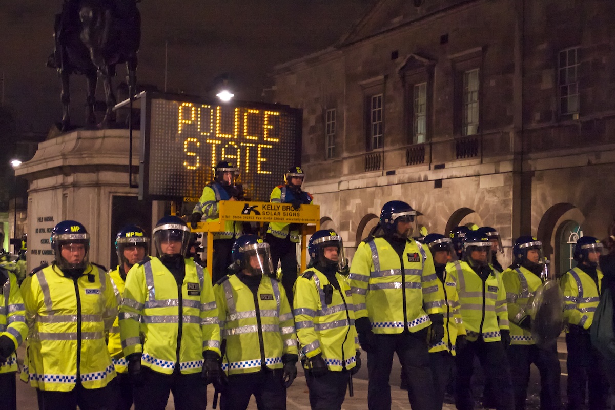 Mounted Police charge protesters | Keithpp's Blog